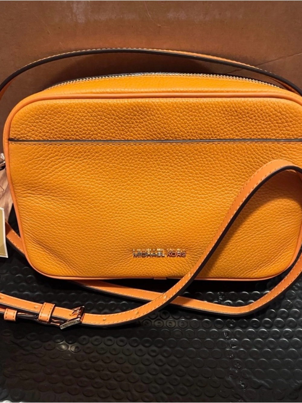 Michael kors jet set orange crossbody